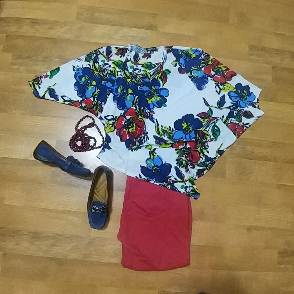 Allen B. flirty asymmetrical top - size XL